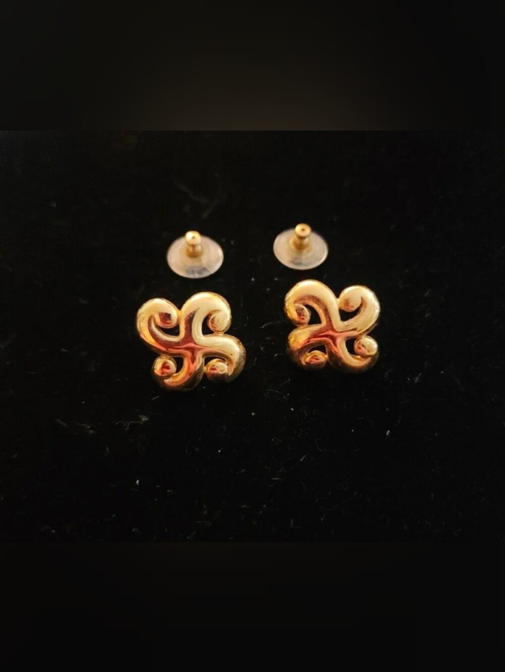 Vintage Trifari Gold Tone Pin Wheel Curled Ends Pierced Earrings